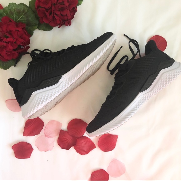 champion black tennis shoes